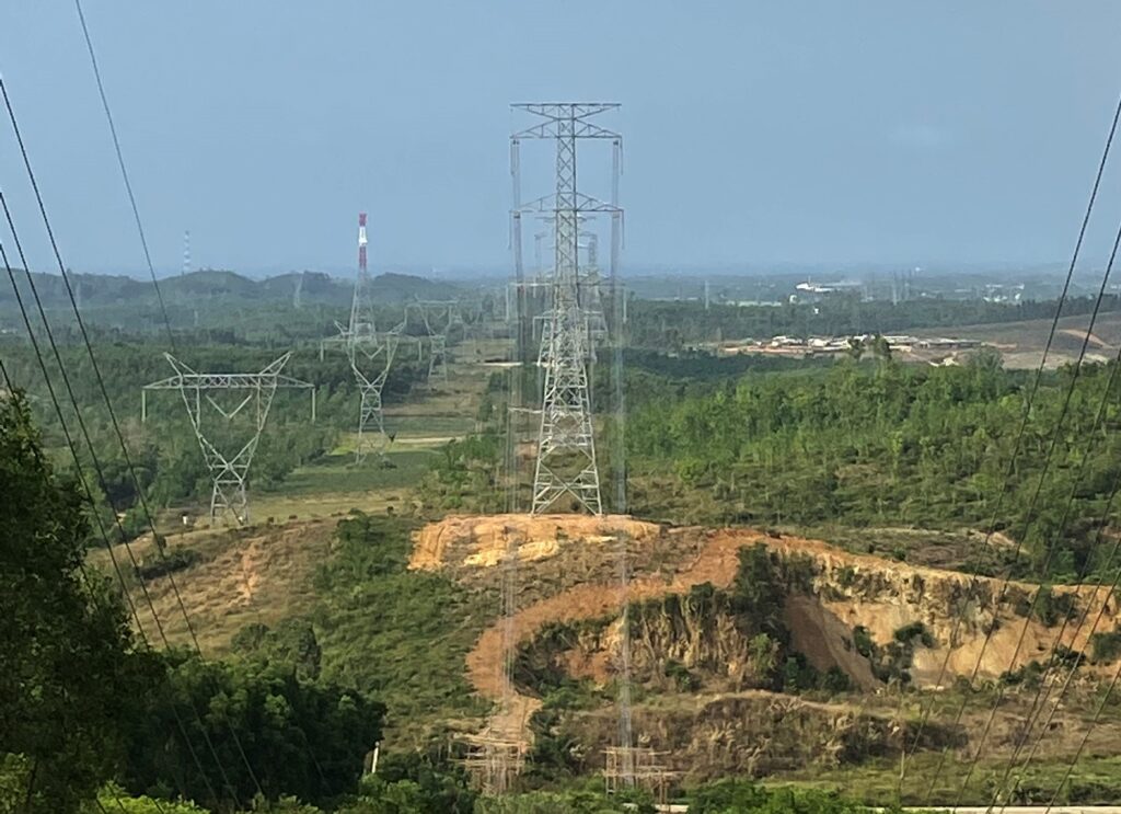 Đường dây 500 kV mạch 3 đoạn Dốc Sỏi - Pleiku 2 (Ảnh: EVNNPT)