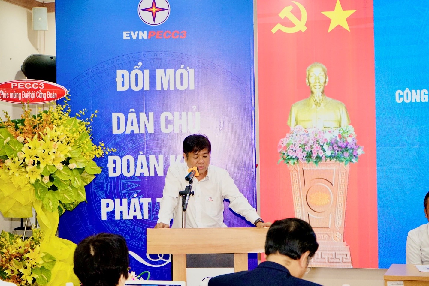 Đ/c Nguyễn Như Hoàng Tuấn – Bí thư ĐU, Chủ tịch HĐQT Công ty phát biểu chỉ đạo Đại hội