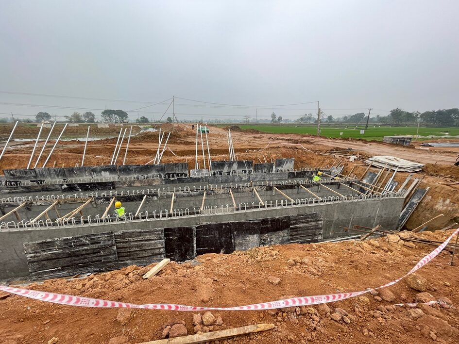 VƯỢT NẮNG THẮNG MƯA TRÊN CÔNG TRƯỜNG TBA 500KV THANH HÓA 3 image 7