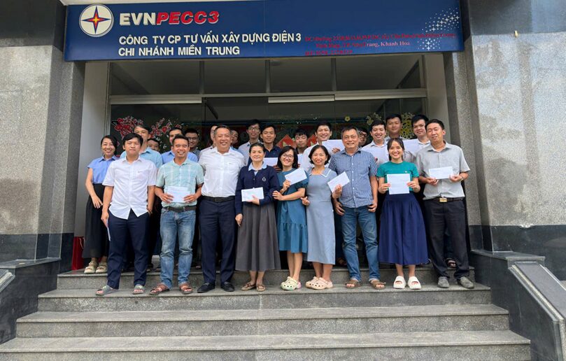 cong-doan-pecc3-tham-hoi-dong-vien-va-ho-tro-nguoi-lao-dong-bi-anh-huong-do-bao-lut-khu-vuc-mien-trung-nam-2025