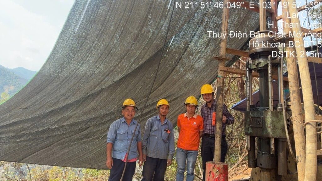 nhung-chien-binh-tham-lang-tren-cong-trinh-trong-diem-dau-xuan-binh-ngo